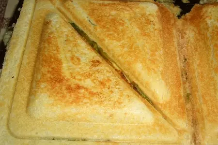Время есть! есть сэндвичи: с курицей ,солеными огурцом и с грибным омлетом. (дуэль): шаг 8