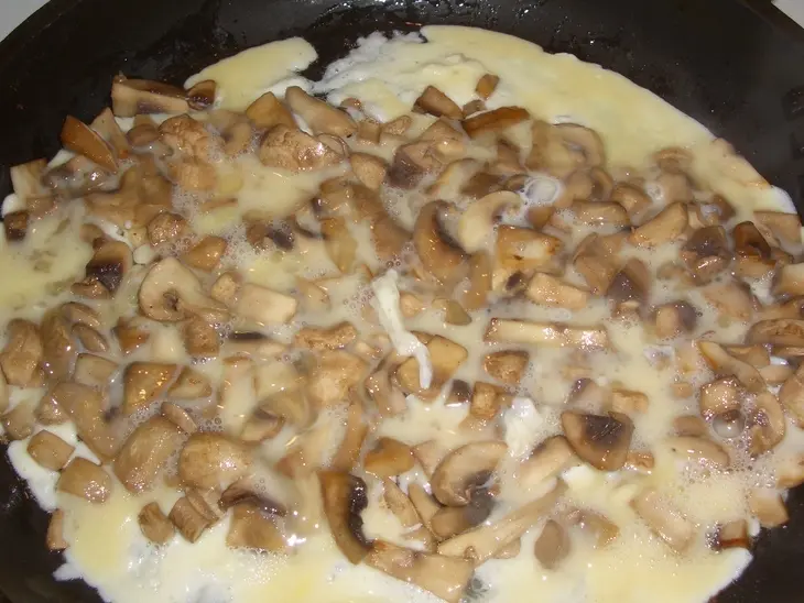 Время есть! есть сэндвичи: с курицей ,солеными огурцом и с грибным омлетом. (дуэль): шаг 11