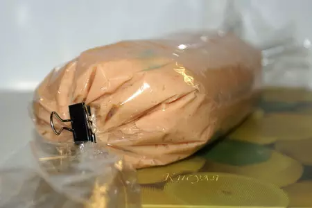 Суфле-рулет из красной рыбы с омлетом: шаг 9