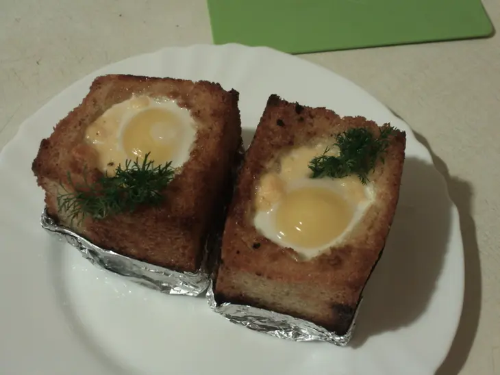 Яйца в хлебе по-парижски: шаг 3