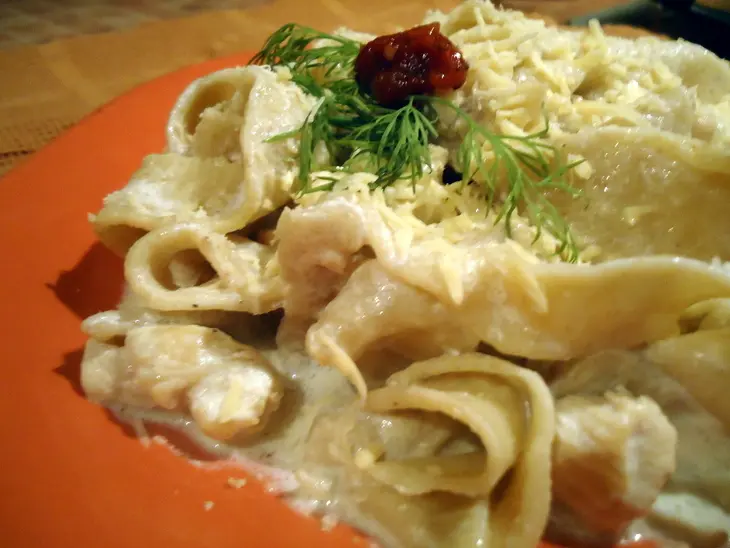 Папарделле в сливочно-грибном соусе с курочкой: шаг 4