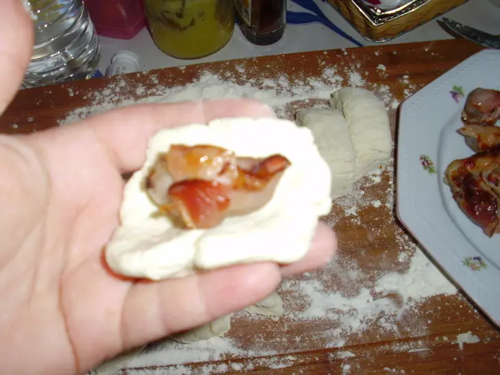 Творожные булочки с финиками в беконе: шаг 7