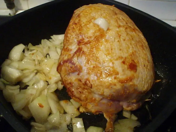 Фрикандо с сыром и солёным огурцом: шаг 10