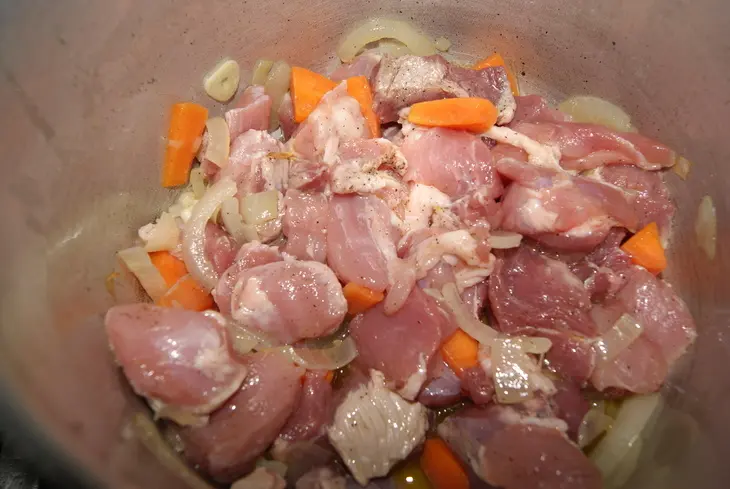 Мясное рагу с картошечкой: шаг 6