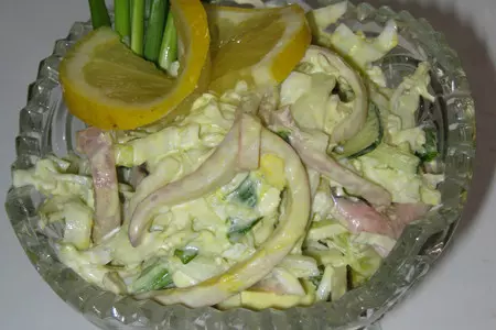 Салат с кальмарами и авокадо: шаг 10