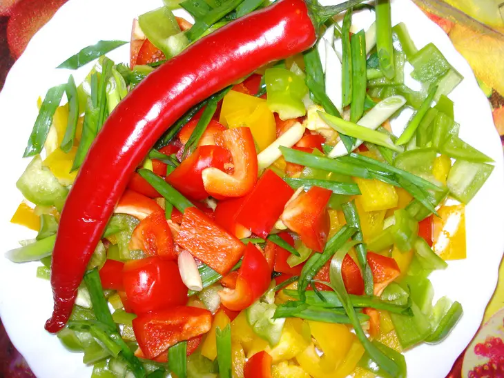 Фунчеза по-корейски с мясом и овощами.: шаг 1