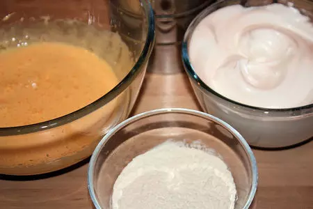 Рулет с ванильным кремом и тыквенными семечками: шаг 7