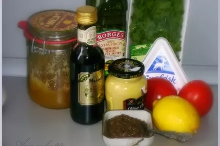 Салат с фаршированными помидорами и салат с фаршированным авокадо: шаг 2