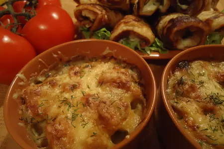 Куриное рагу под сырным соусом, пирог с семгой и креветками и грибные оладьи со сливочным сыром!: шаг 4