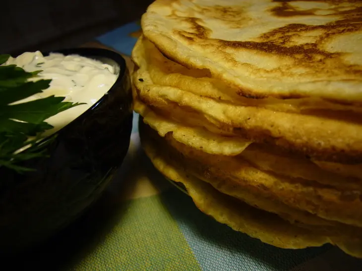 Пивные блины с грилованными овощами и сливочно - хреновым соусом.: шаг 6