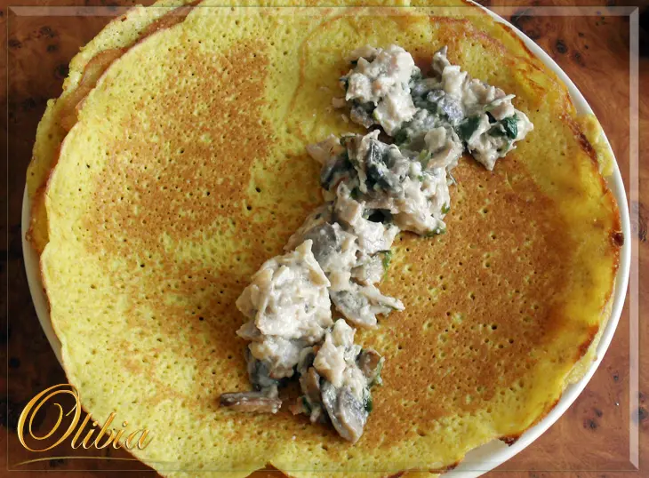 Блинчики с куркумой (с начинкой из курицы и грибов под сырным соусом): шаг 5