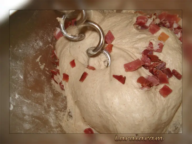 Хлеб с дымком, а также с опарой, закваской и ветчиной: шаг 6
