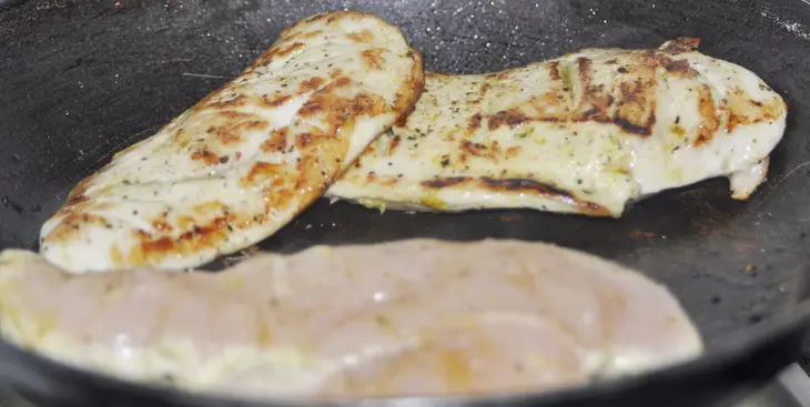 Салат зелёный с курицей: шаг 5