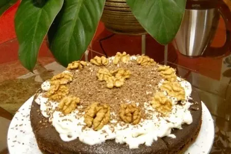 Праздничный тортик с черносливом, шоколадом и орехами: шаг 3