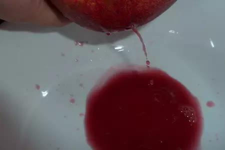 Свиные ребрышки, маринованные в гранатовом соке с мелкорубленными овощами ( подойдет любое мясо): шаг 3