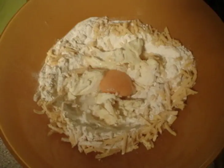 Сырный пирог с шпинатом и фетой: шаг 4