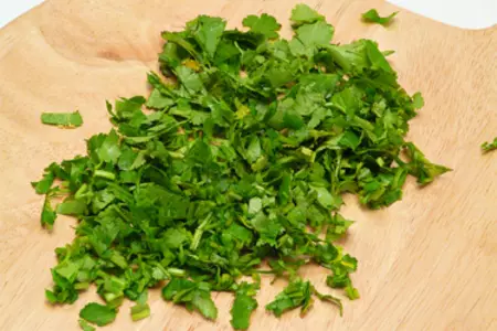 Картофельные котлеты с кориандром, в панировке из крекеров.: шаг 4