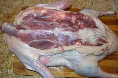 Утка, фаршированная грибами и мясом.: шаг 2