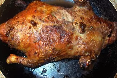 Утка, фаршированная грибами и мясом.: шаг 11