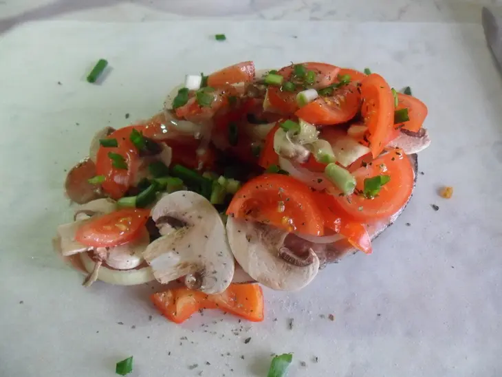 Сёмга запёчёная с овощами.: шаг 1
