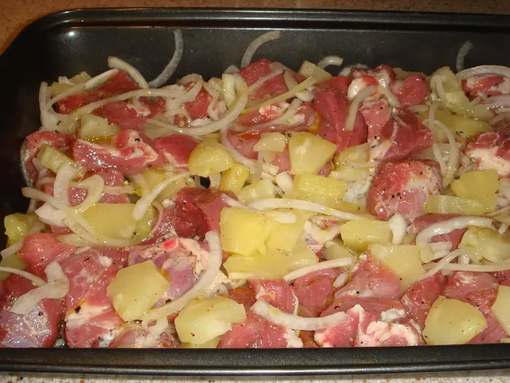 Свинина с ананасами: шаг 2