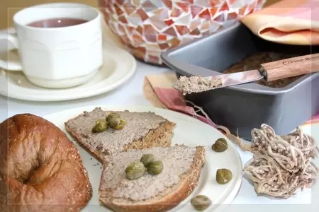 Курица, запечённая с рокфором, паштетом из печени, изюмом и розовым вином: шаг 2