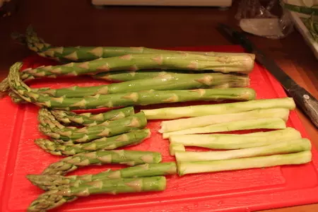 Мусс из спаржи и курицы с апельсиновым маслом: шаг 1
