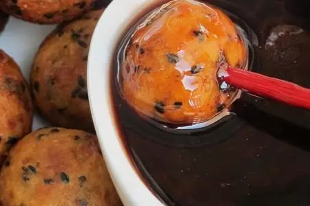 Sweet potato balls (蕃薯旦) малазийские  сладкие картофельные  пончики.: шаг 7