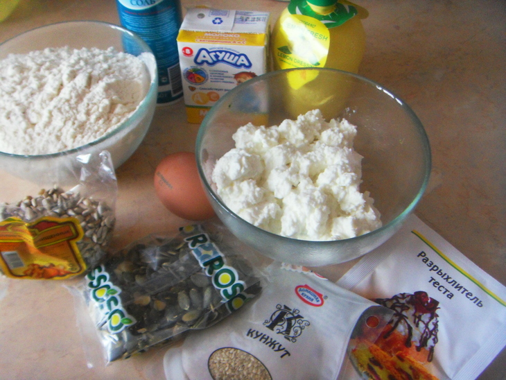 Творожные кексы с семечками и кунжутом: шаг 1