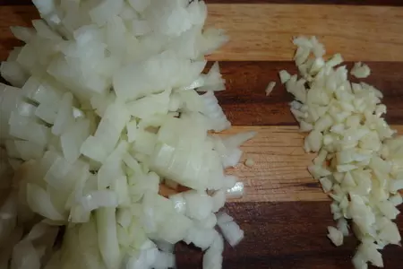 Баклажаны фаршированные овощами, зепеченные под крышей моцареллы: шаг 5