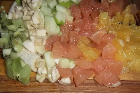 Фруктовый салат с шоколадно кофейным соусом для моей любимой даши!!!: шаг 5