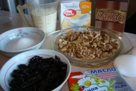 Ореховый пирог с черносливом: шаг 1
