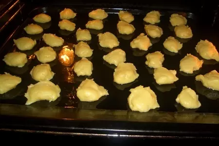 Заварная горка с вареной сгущенкой: шаг 2