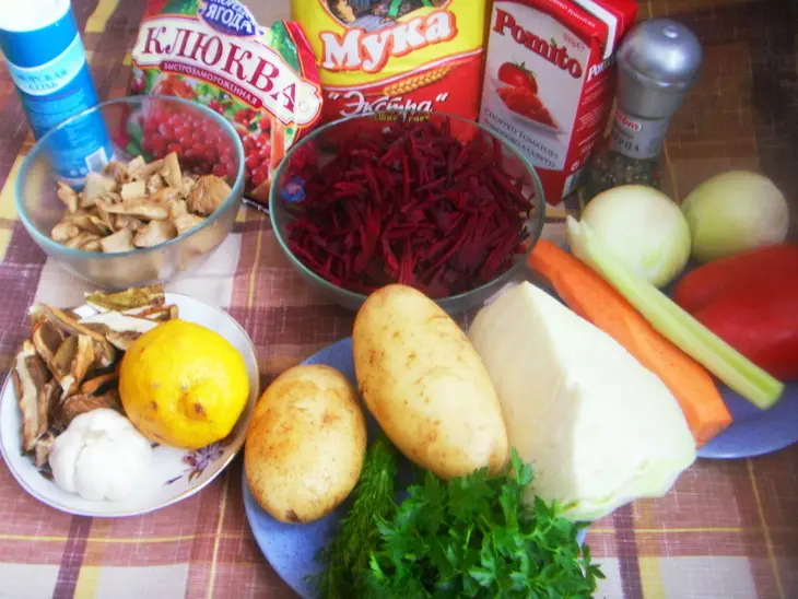 Борщ постный с грибными ушками(дуэль): шаг 1