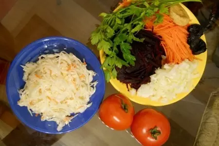 Борщ постный в глиняном горшочке, с  вкусной румяной крышечкой .(дуэль): шаг 1