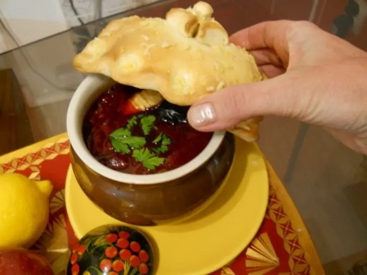 Борщ постный в глиняном горшочке, с  вкусной румяной крышечкой .(дуэль): шаг 3