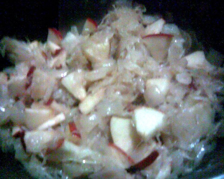 Постные пирожки с квашеной капустой и яблоками: шаг 1