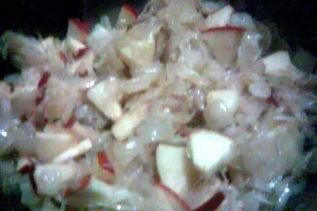 Постные пирожки с квашеной капустой и яблоками: шаг 1
