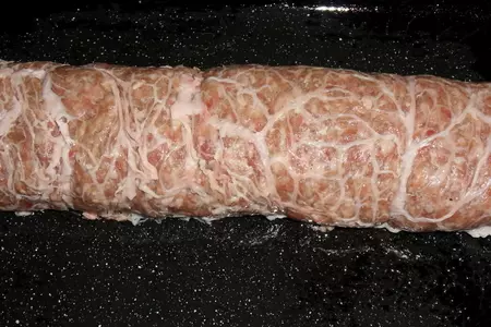 Мясной рулет в жировой сетке: шаг 3