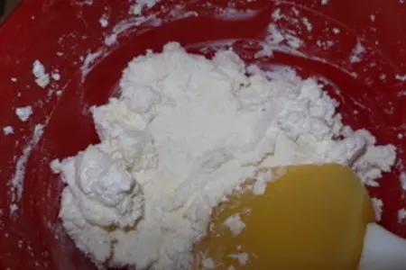 Творожные маффины с бананом и киви: шаг 2