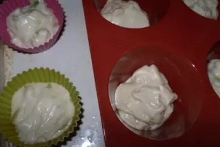 Творожные маффины с бананом и киви: шаг 9