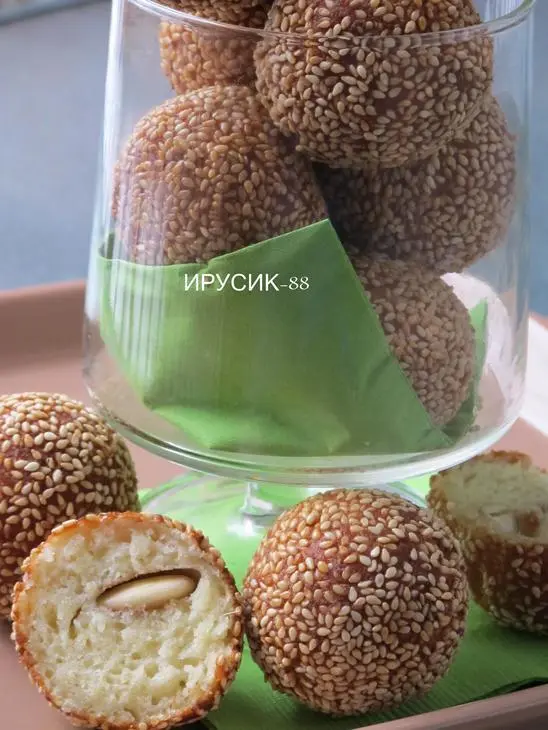 Творожно кокосовые пончики в кунжуте.: шаг 6