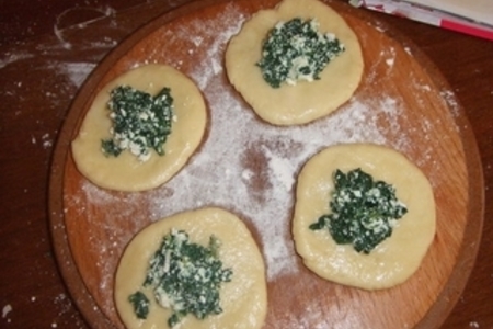 Пирожки со шпинатом и белым сыром (ыспанклы почалар): шаг 4