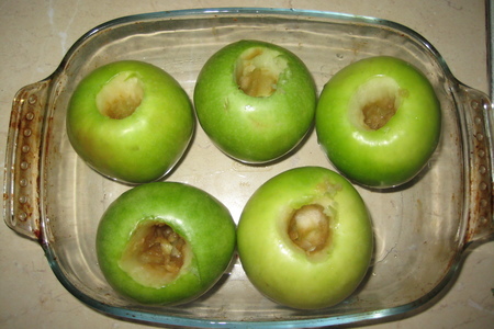 Печеные яблоки с начинкой: шаг 1