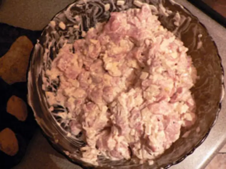Мясов горшочках: шаг 1