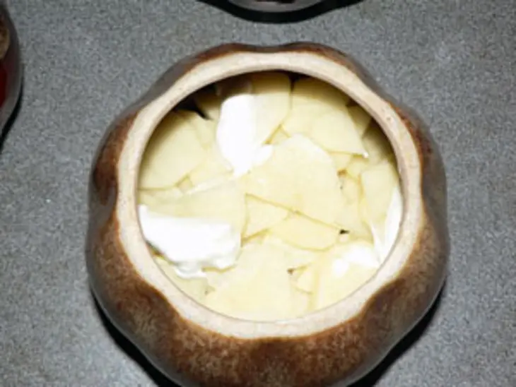 Мясов горшочках: шаг 2