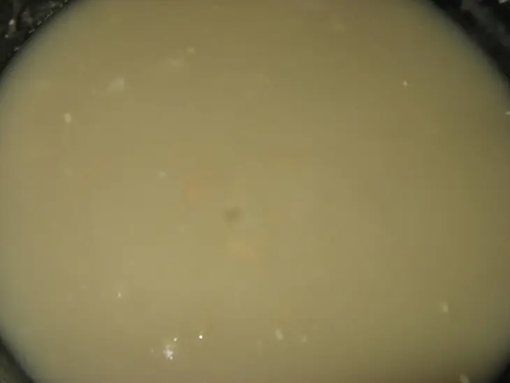 Грибной соус с изюмом и черносливом: шаг 3