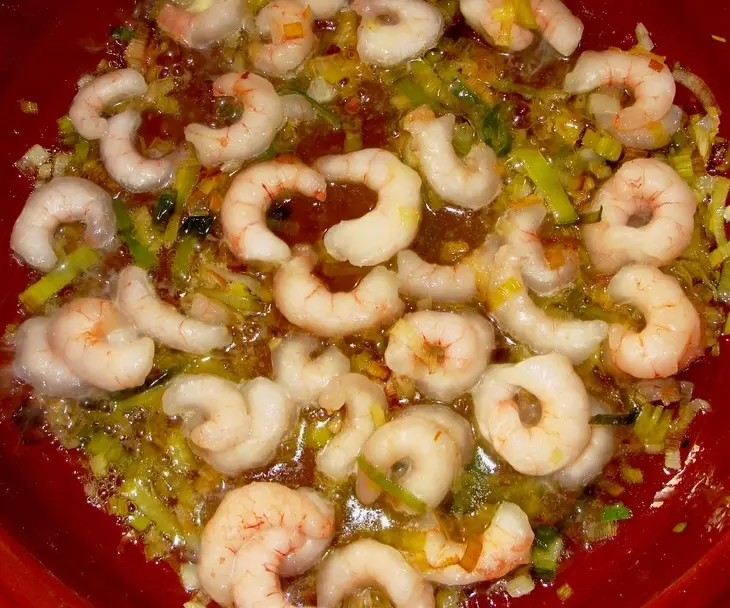 Рис с морскими гребешками и каракатицей...: шаг 3