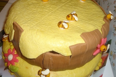 Торт "бочка меда" со сметанной и клубничной начинкой: шаг 27