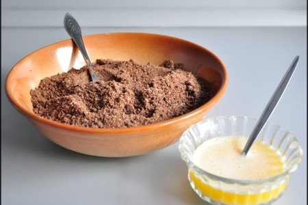 Кофейный чизкейк с шоколадной прослойкой и соусом.: шаг 3